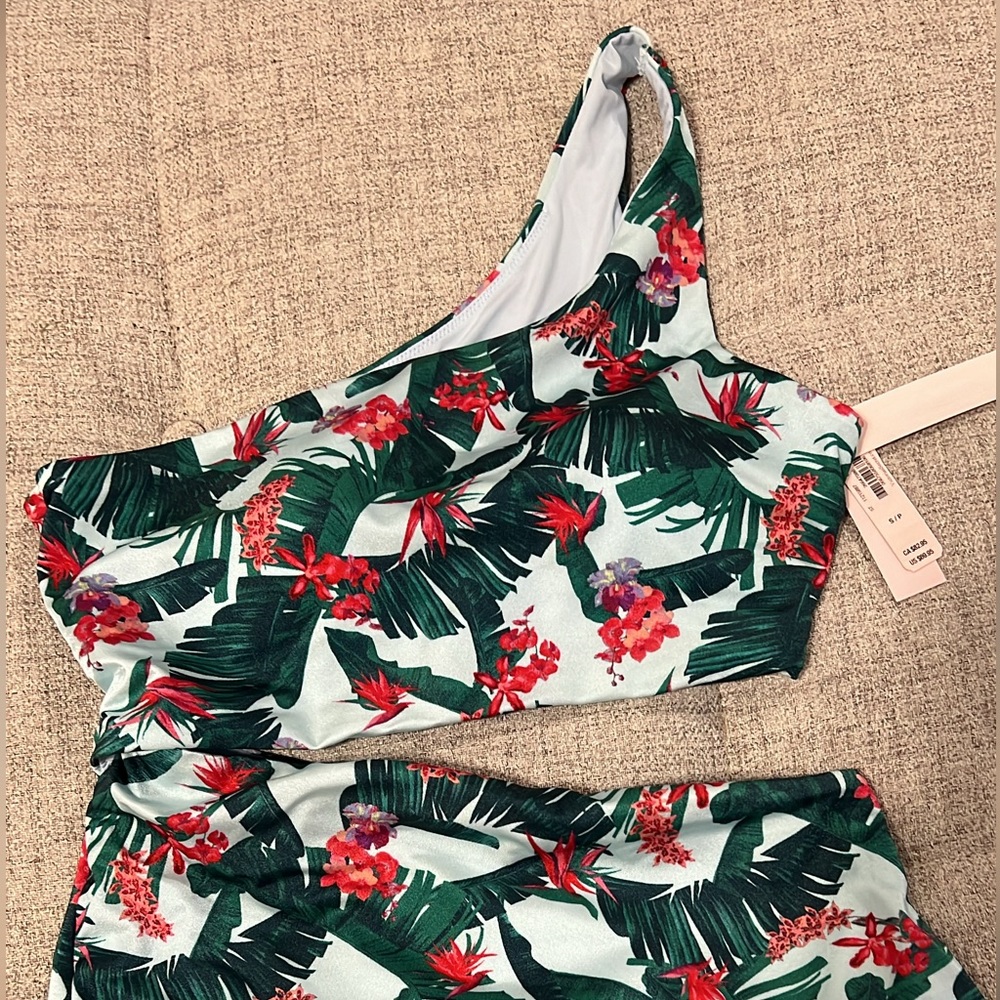 Victoria Secret size S one piece bathing suit